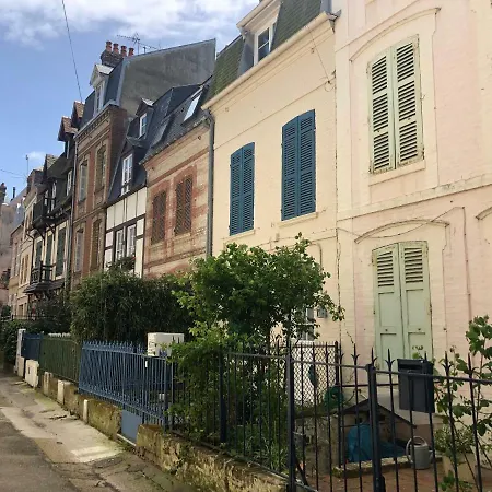 Appartement Trouville Plage * 트로우빌쉬메르