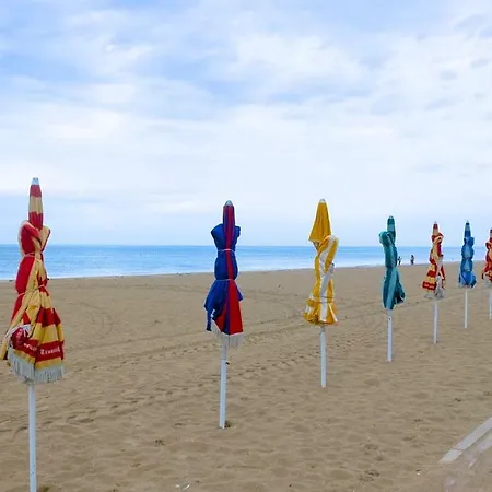 Апартаменты Appartement Trouville Plage *